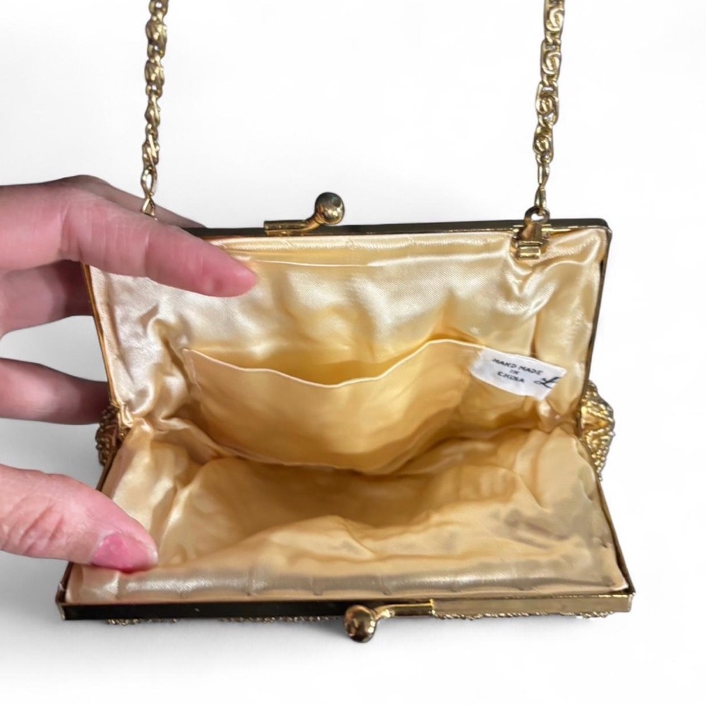 Gold Shell-Shaped Evening Bag - image 4